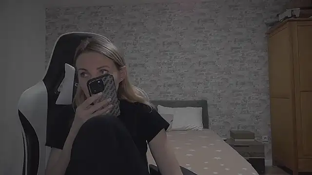 AlissonBia online show from February 19, 9:57 pm