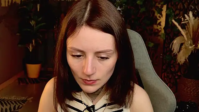 VeliraBraitberg online show from July 28, 11:17 am