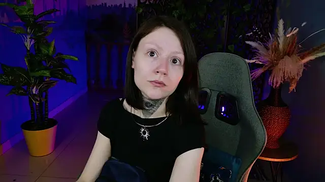 VeliraBraitberg online show from June 7, 5:47 am