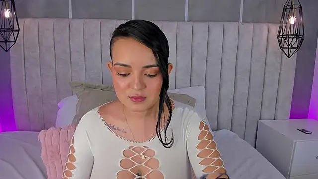 lea gray online show from April 9, 6:35 pm