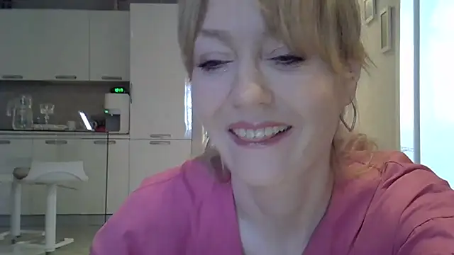 ZarinaSwift online show from March 24, 6:19 am