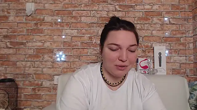 Amelia Kiss  online show from September 16, 12:40 am