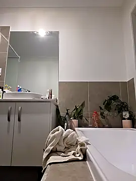 Snapshot of Pussy69Kat chatting on September 30, 12:00 pm Pussy69Kat online show from September 30, 12:00 pm