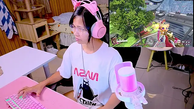 Kana G online show from April 4, 3:44 pm