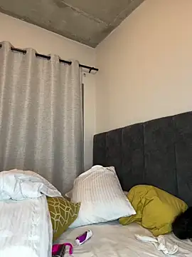 slimcateee online show from December 22, 6:33 pm