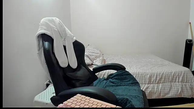 nina pons online show from March 9, 11:41 pm