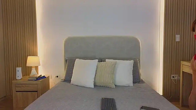 KristennBlue online show from April 5, 5:23 pm