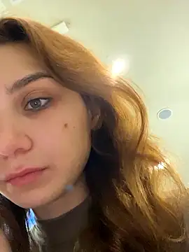 QuitieLia online show from November 25, 8:38 am