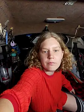 Snapshot of Evalain_shadow chatting on October 5, 12:37 am Evalain shadow online show from October 5, 12:37 am