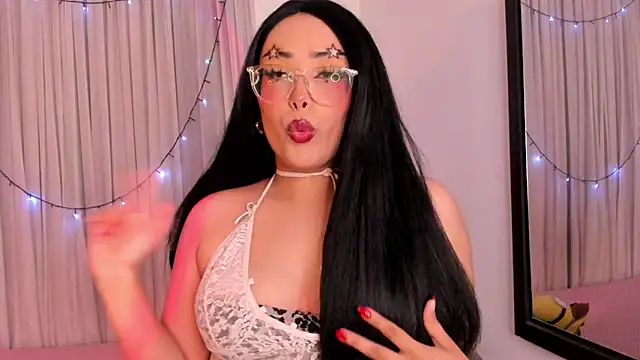 willow poisson online show from April 4, 5:12 pm