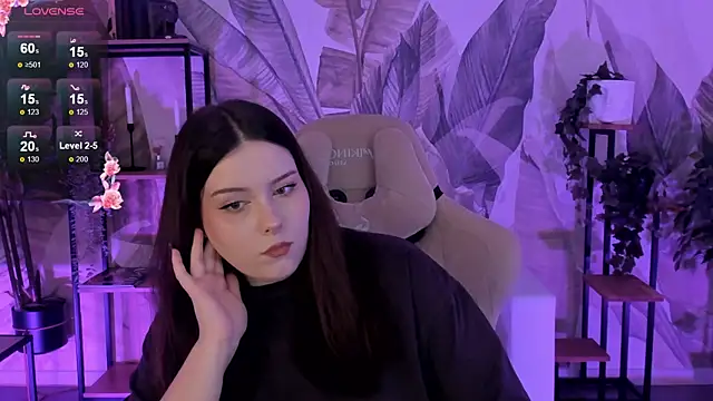 CoralineKeyns online show from November 7, 9:15 am