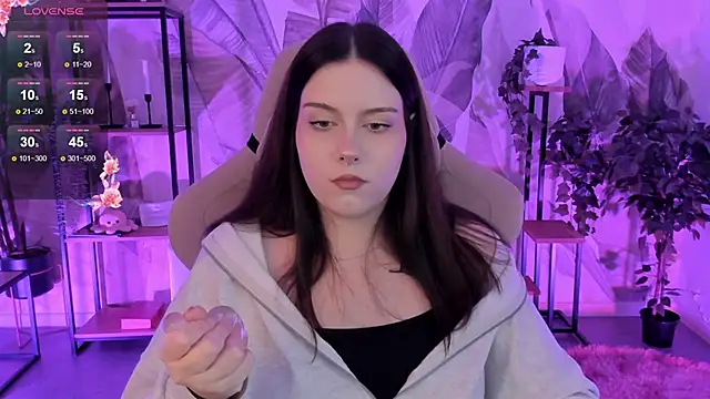 CoralineKeyns online show from September 15, 9:39 am