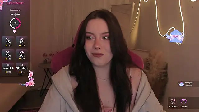 CoralineKeyns online show from March 11, 5:44 am