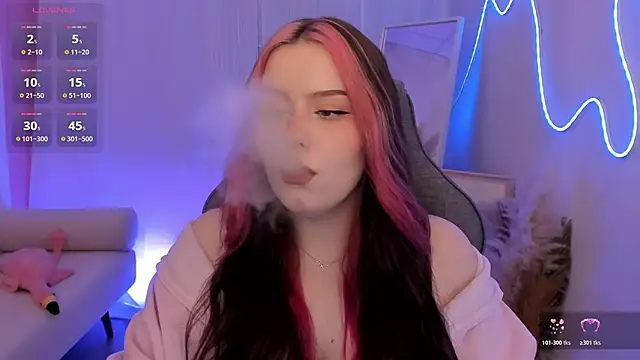 CoralineKeyns online show from April 17, 5:31 am