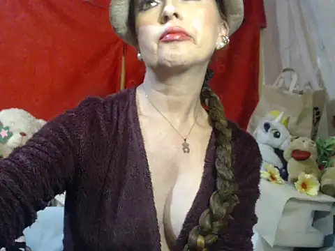 hottieperla online show from November 23, 10:00 pm