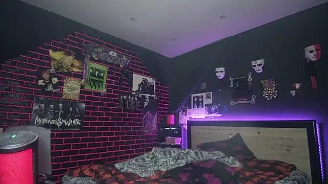 MoorderxDoll online show from February 22, 8:43 pm