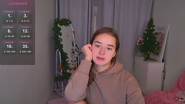 LovelyJessie online show from December 14, 1:39 pm