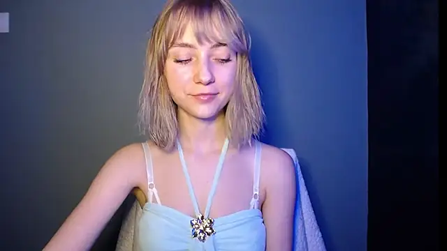 LuciaYoung online show from March 12, 8:00 pm