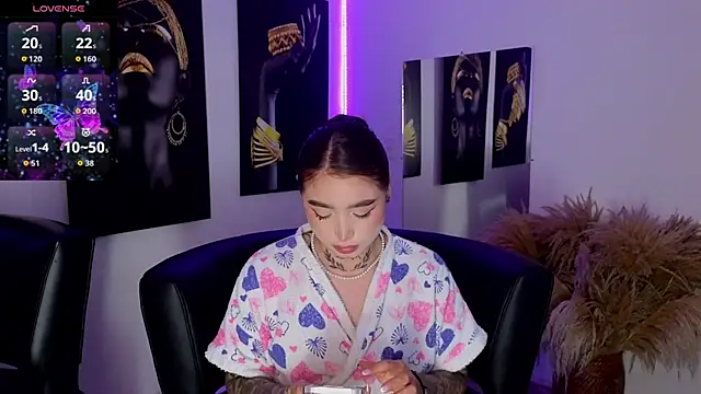  brenna hanson online show from January 9, 7:18 pm