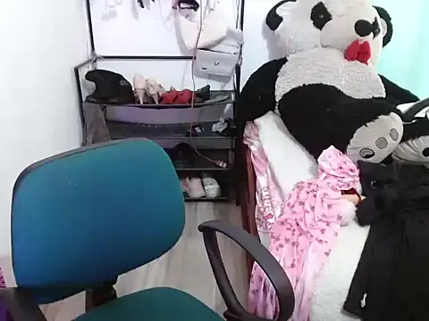 Snapshot of _annie_rosse chatting on October 7, 8:13 pm  annie rosse online show from October 7, 8:13 pm