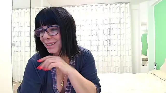   Nina online show from March 26, 9:49 pm