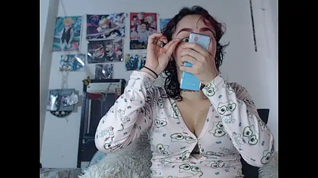 kitty22  online show from March 17, 12:42 pm