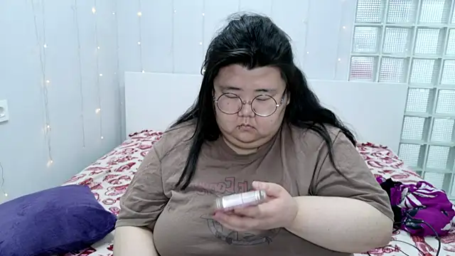 Nadine asian online show from April 19, 8:25 am