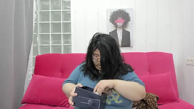 Nadine asian online show from March 8, 8:18 am