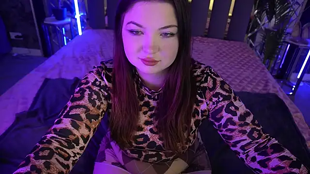 RosieMoons online show from November 14, 8:31 pm