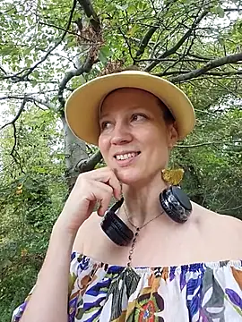 Exhibitionsplit online show from October 4, 11:16 am