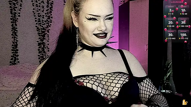 strawberry elfcat online show from June 16, 6:47 am