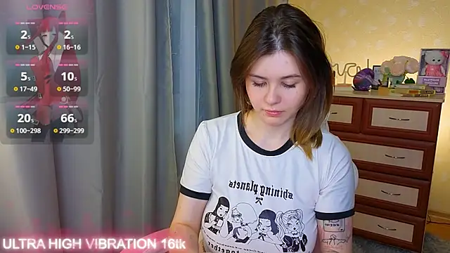 cutie mili online show from November 18, 8:15 am