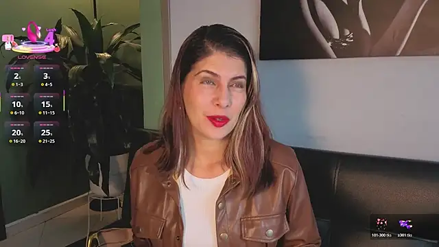 scarlett moore online show from April 17, 4:31 pm