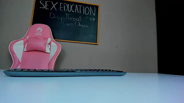 AmedeeaBanks online show from November 10, 9:21 pm