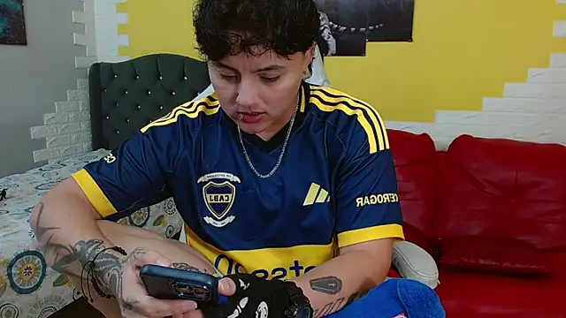 isabeautyx19 online show from March 22, 2:17 am