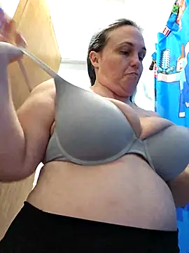 stellaquinn1775 online show from January 9, 8:46 pm