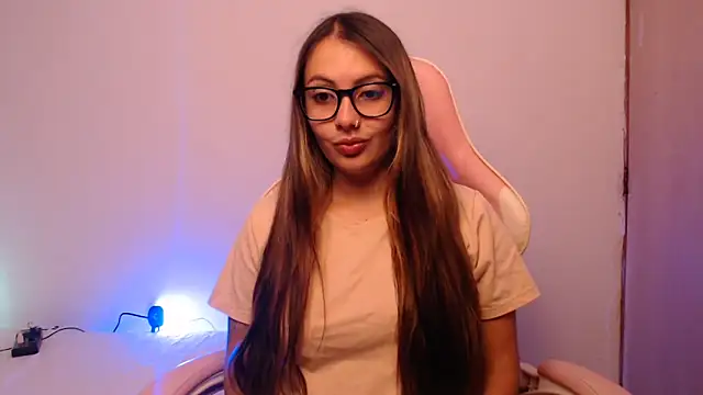 Snapshot of lalawhitte chatting on September 22, 10:41 pm lalawhitte online show from September 22, 10:41 pm