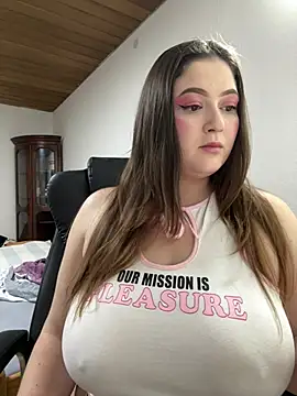 Kamilla Loop online show from February 17, 12:43 am