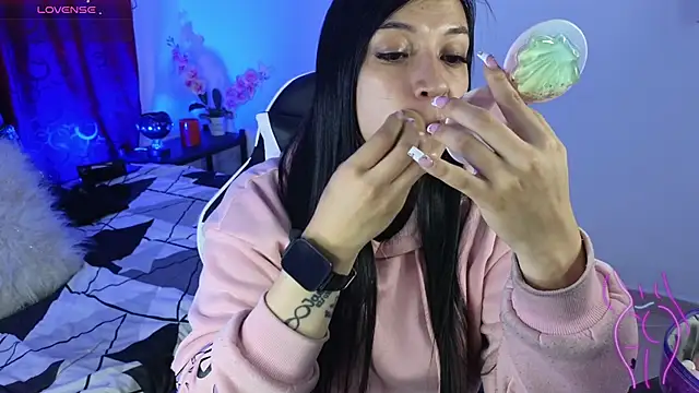 Majuu   online show from November 29, 12:42 pm