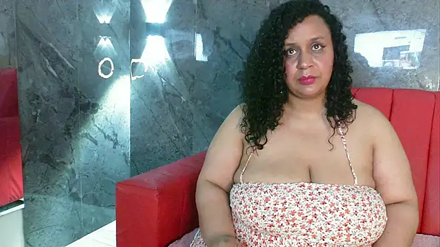 Danielaa a online show from November 17, 1:50 am