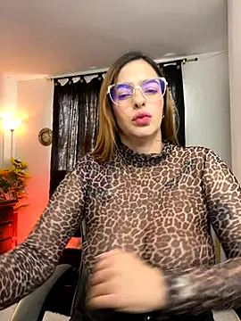 Alessandra Schmoll online show from December 1, 1:36 pm