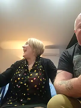 lady charlyne online show from April 15, 7:03 pm