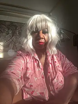 BreanaDivine online show from April 14, 12:05 pm