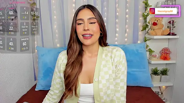 HazzelGray online show from December 3, 1:57 pm