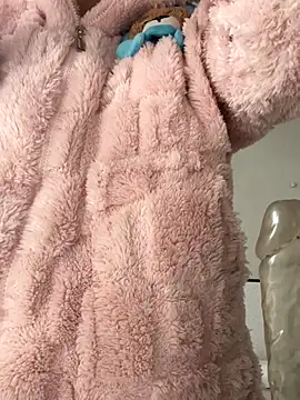 hannahb-e online show from November 24, 1:13 pm