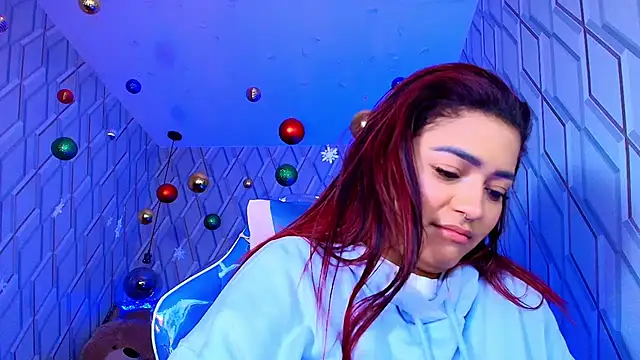 NicolleTaylor online show from December 15, 4:07 am