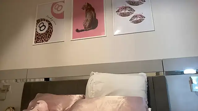 petitebeauty online show from May 19, 1:51 pm