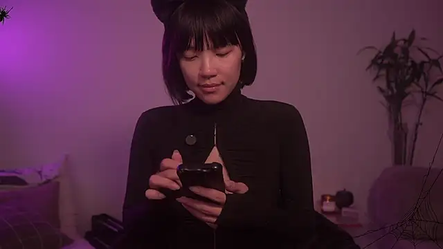 Snapshot of meganmei666 chatting on October 11, 2:27 am meganmei666 online show from October 11, 2:27 am