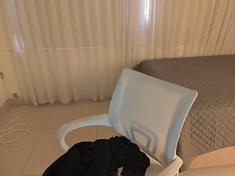 kiaraowen online show from February 24, 10:30 pm