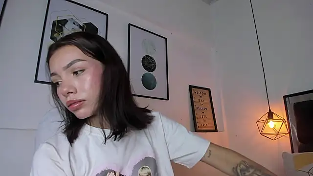 amysc online show from February 9, 11:45 am